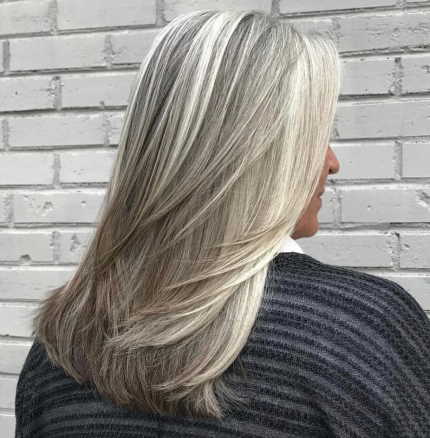 straight hairstyle